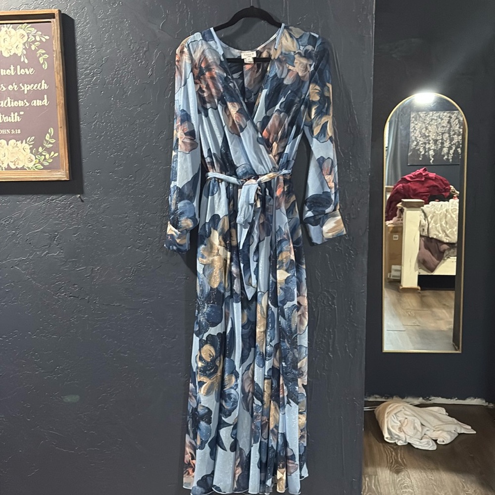 BEAUTIFUL blue floral dress with tie around waist